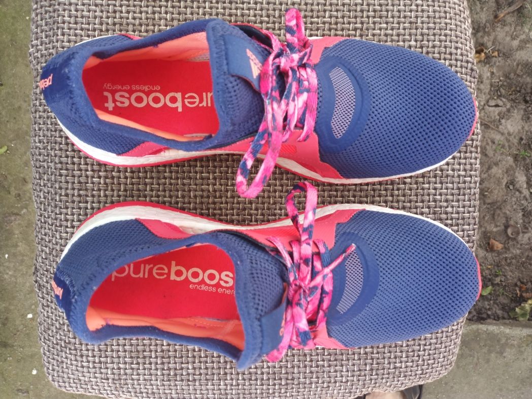 Жіночі кросівки Адідас Pureboost x. Розмір 39.