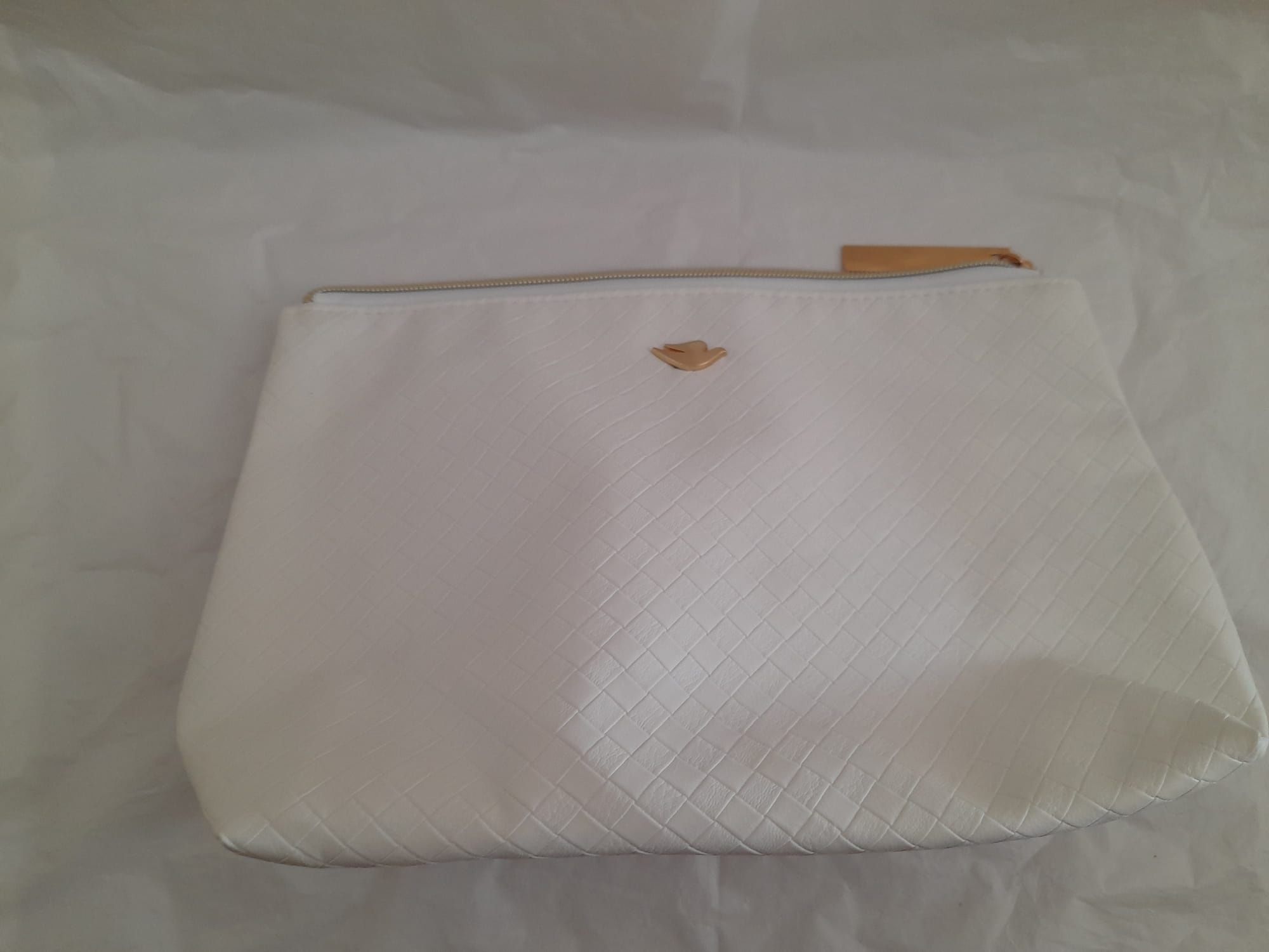 Necessaire branco DOVE