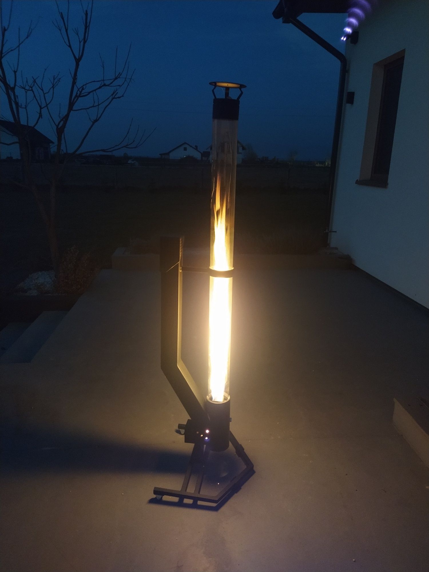 Ogrzewacz ogrodowy, Rocket Jet, Piecyk rakietowy na pellet