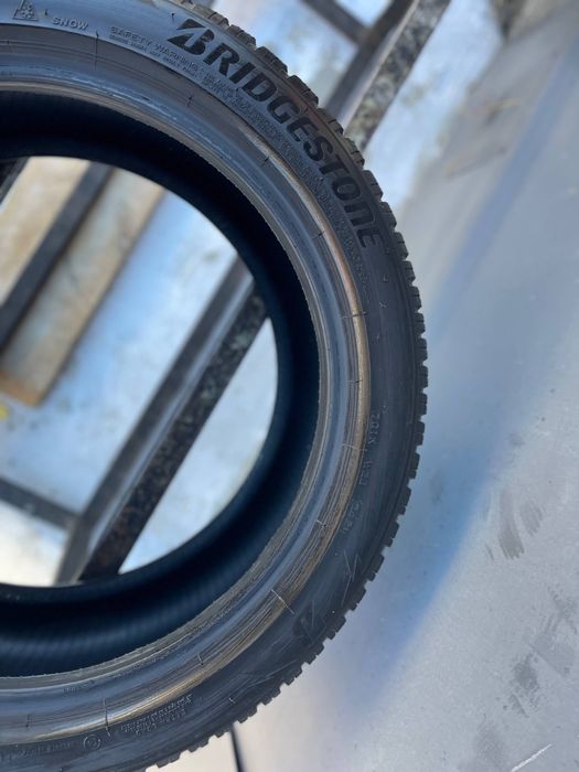 Шини 245/45 r18 Bridgestone