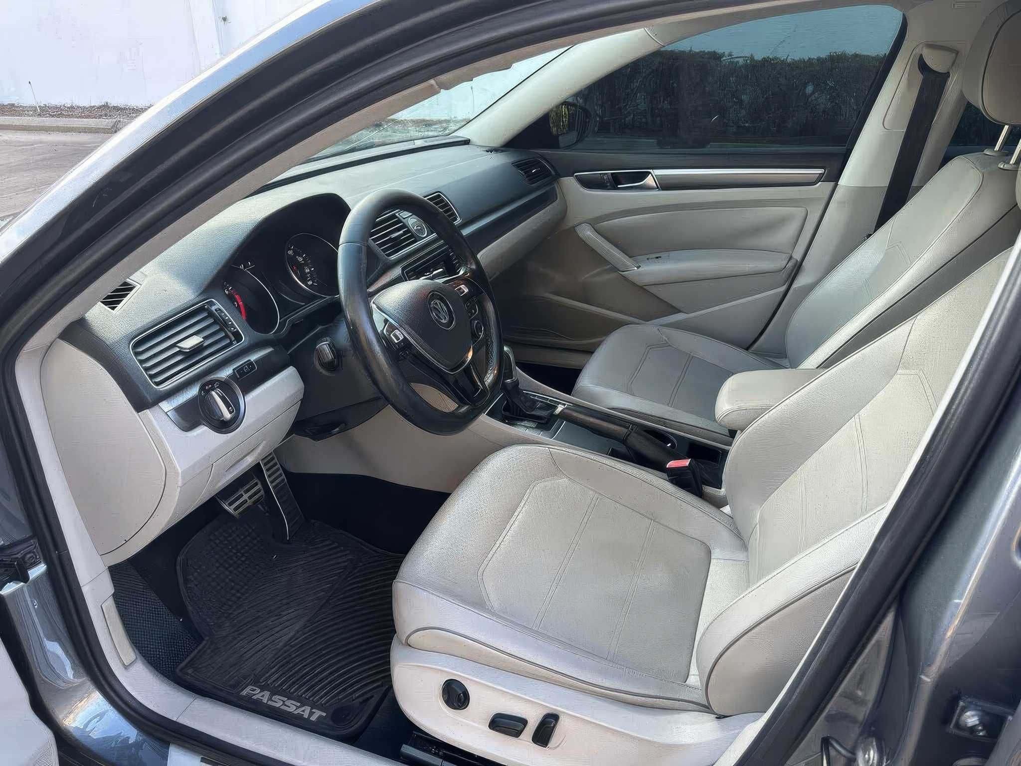 2016 Volkswagen Passat R-Line