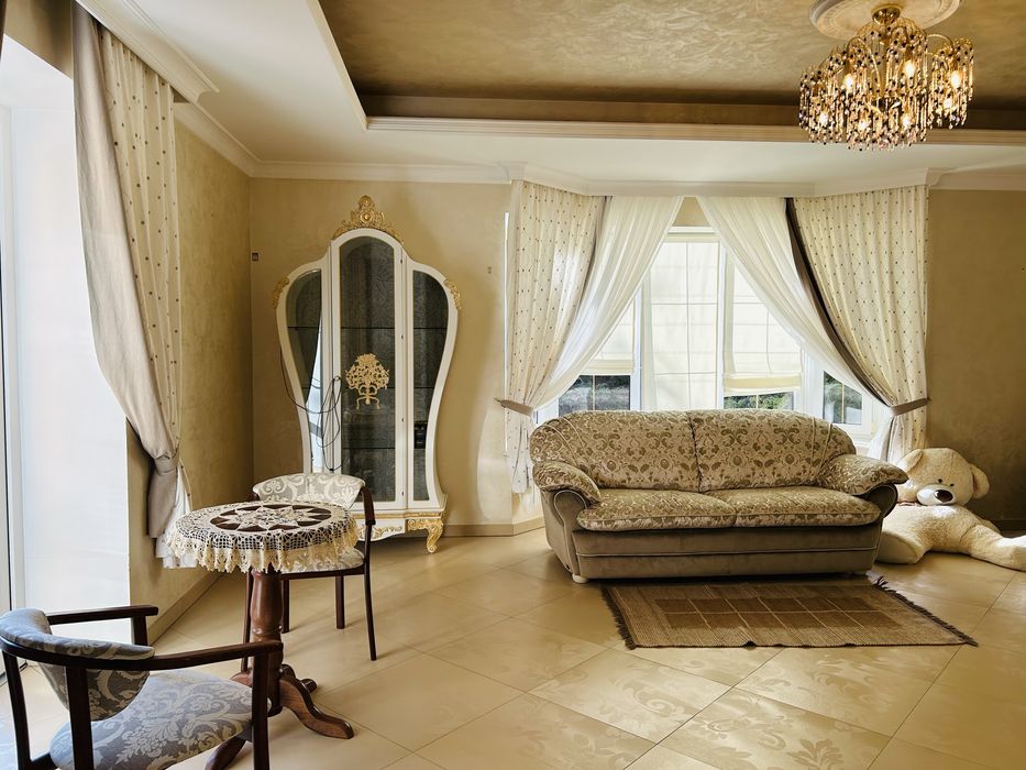 Ексклюзивна оренда заміського будинку преміум-класу!