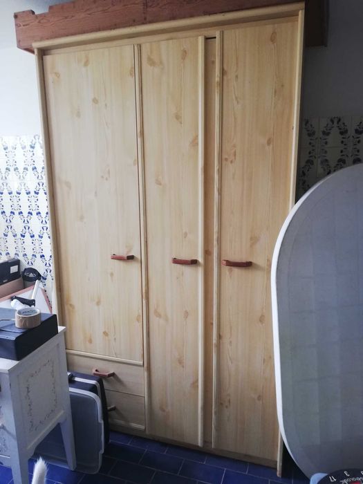 Roupeiro de 3 portas