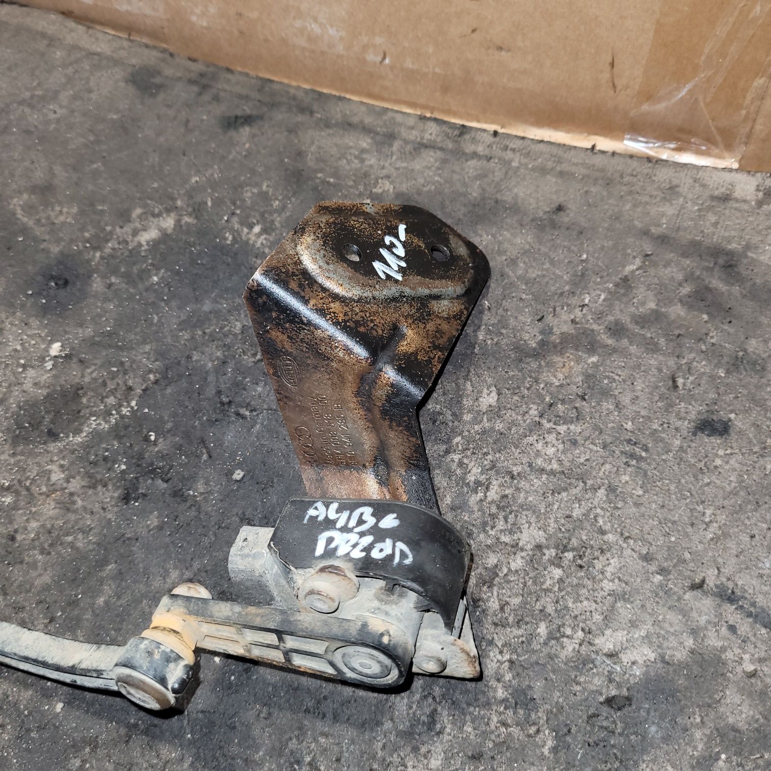 Czujnik poziomowania świateł xenon przód HELLA audi a4 b6 2003r