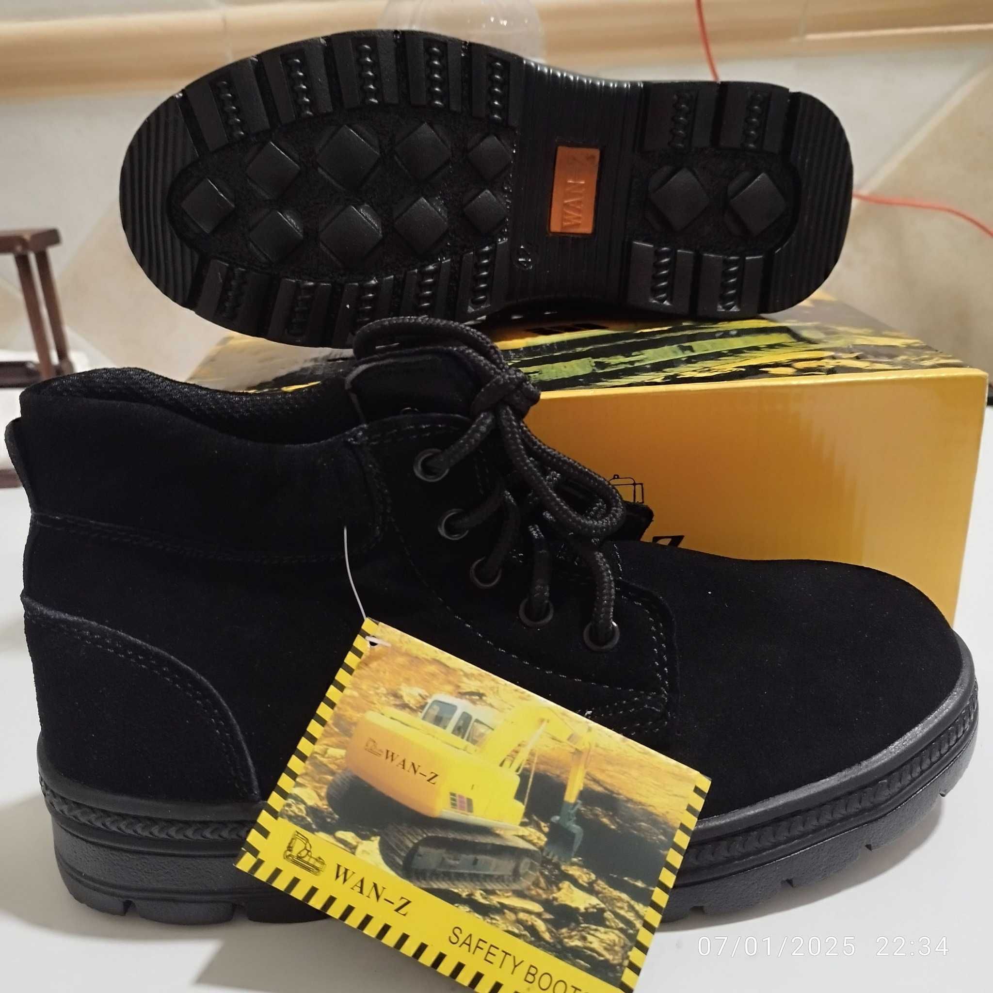 Botas Safety biqueira de Aço, Marca = WAN-Z  Novas a estrear Nº 42
