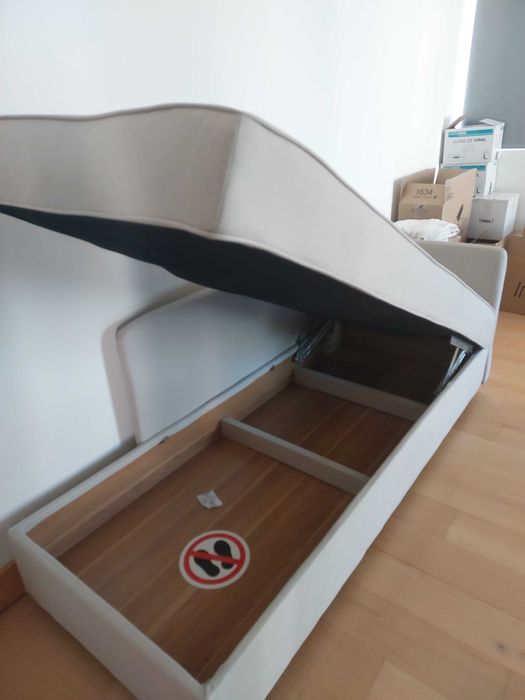 Sofá Chaise longue-baú de tecido bege