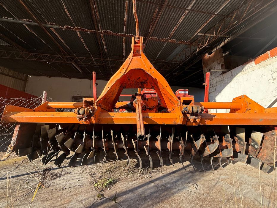 Rotofresa com facas novas