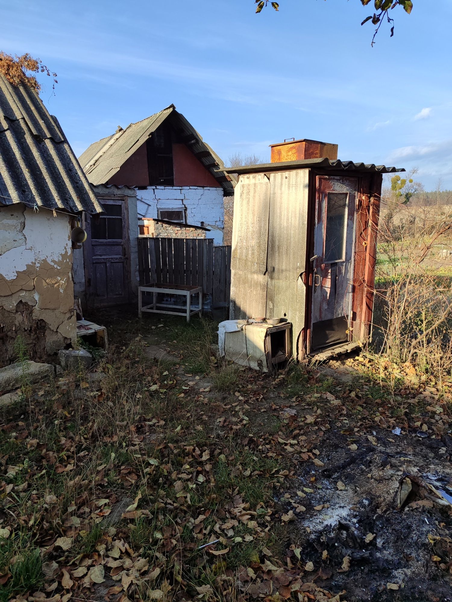 Продам хату  ,до центру 10-15 хв.
