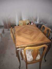 Stół i  cztery krzesła