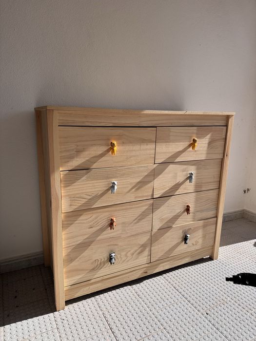 Comoda em madeira de pinho tratada