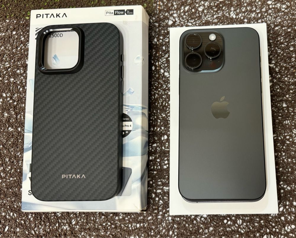 Iphone 15 pro max 256gb black titanium.