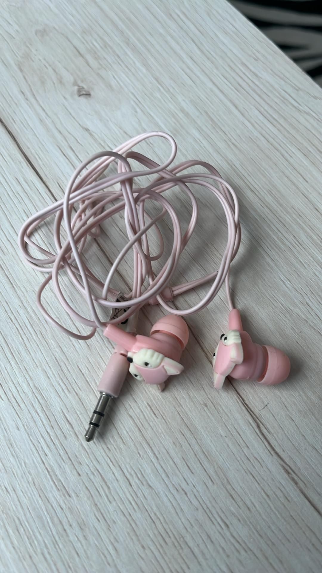 Słuchawki przewodowe różowe