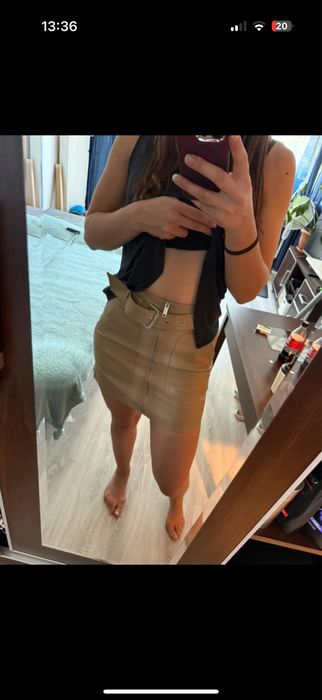 Beżowa spódniczka rozmiar XS Stradivarius