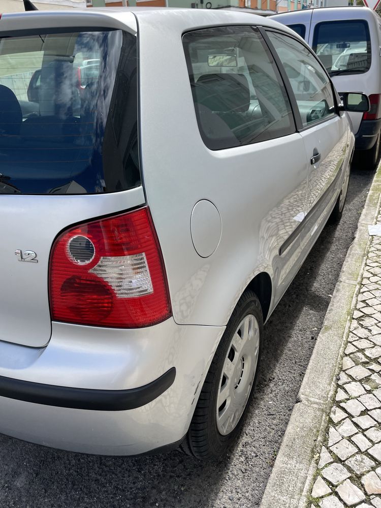 Volkswagem polo cinzento 2003