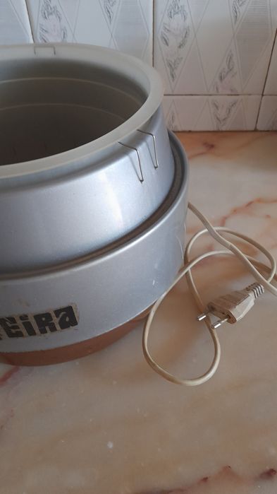 Queijeira vintage a funcionar