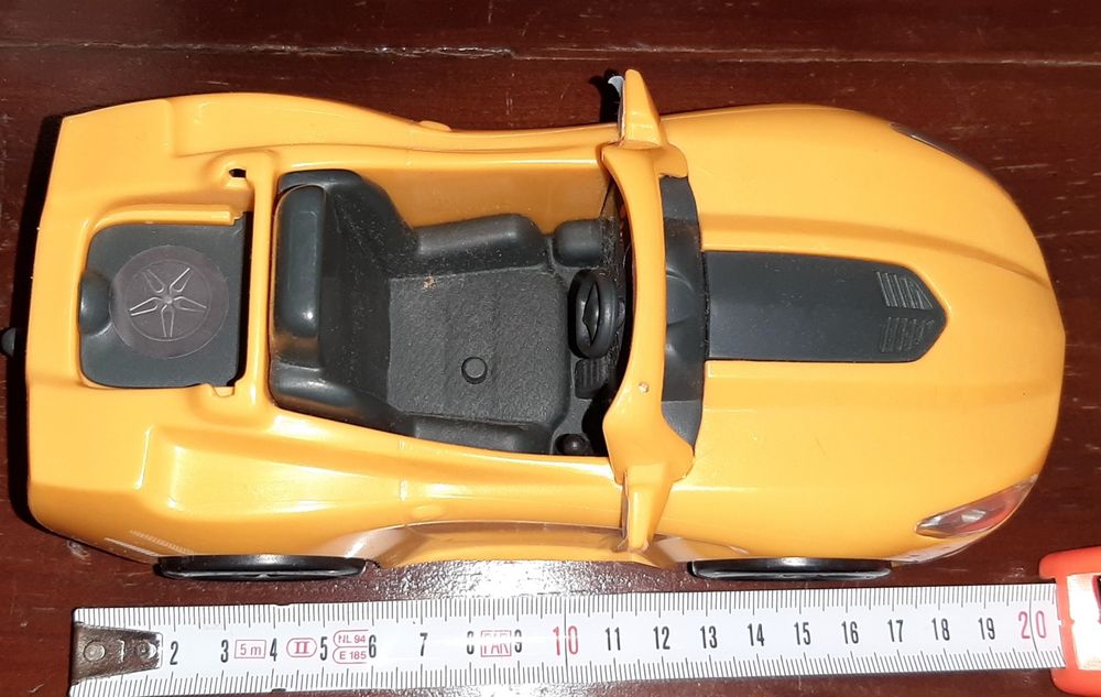 Dois carros pvc  cada 5€