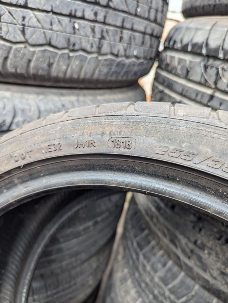 255/35R19 Good Year