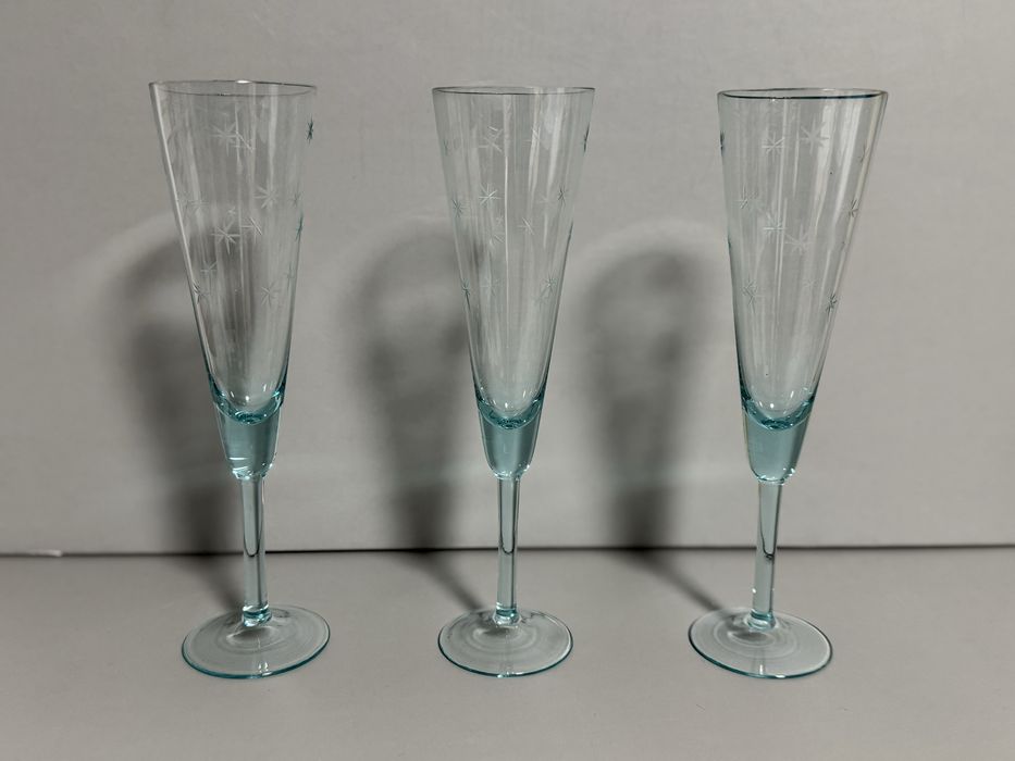 Вишукані келихи коліру зимового неба. Бокали. Ціна за три.