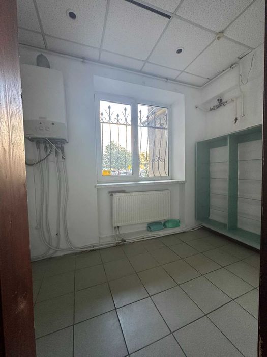 Продаж комерційне приміщення р-н кінотеатру Космос