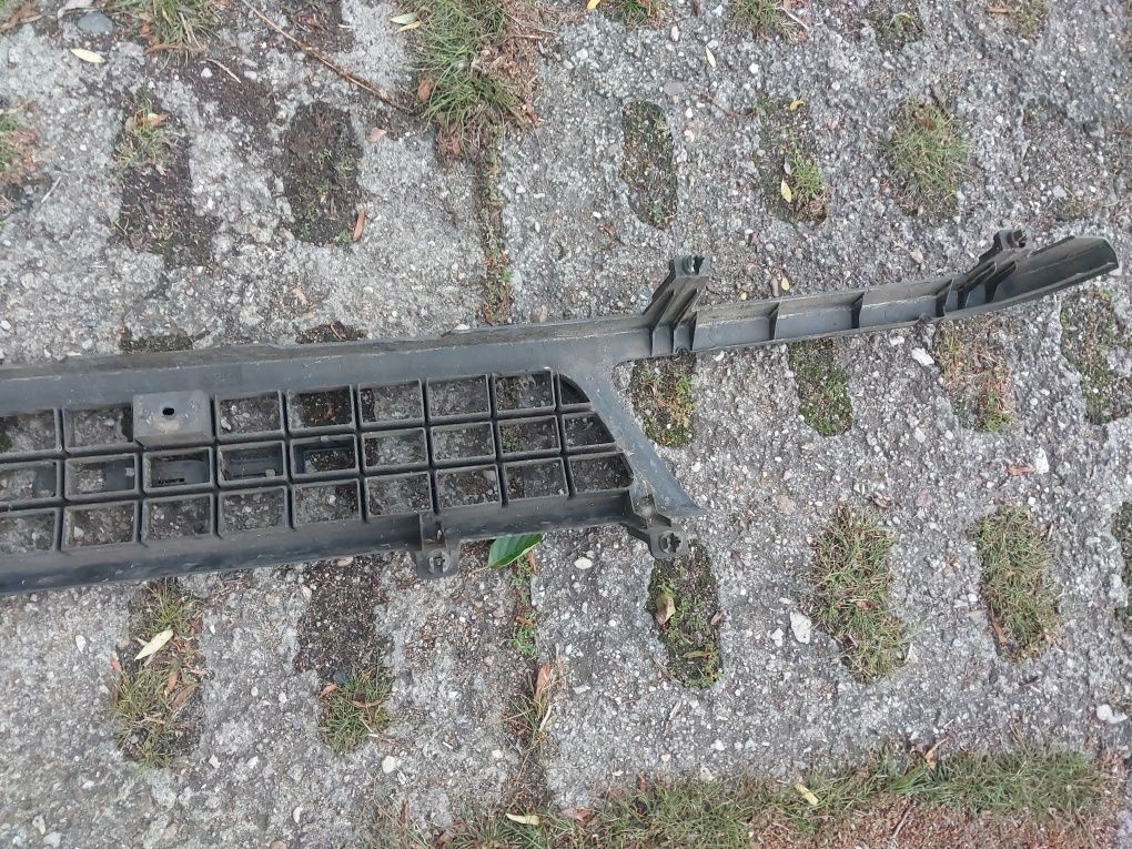 Opel Frontera A I 1 grill przedni atrapa zderzak kratka