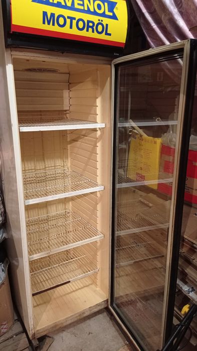 Ветрина холодильник ( не холодит)