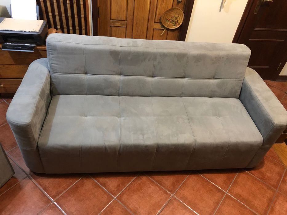Conjunto 2 sofás + repousa-pés