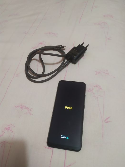 POCO C40 3/32GB Power Black мобильный телефон 
POCO C40 3/32GB Power B