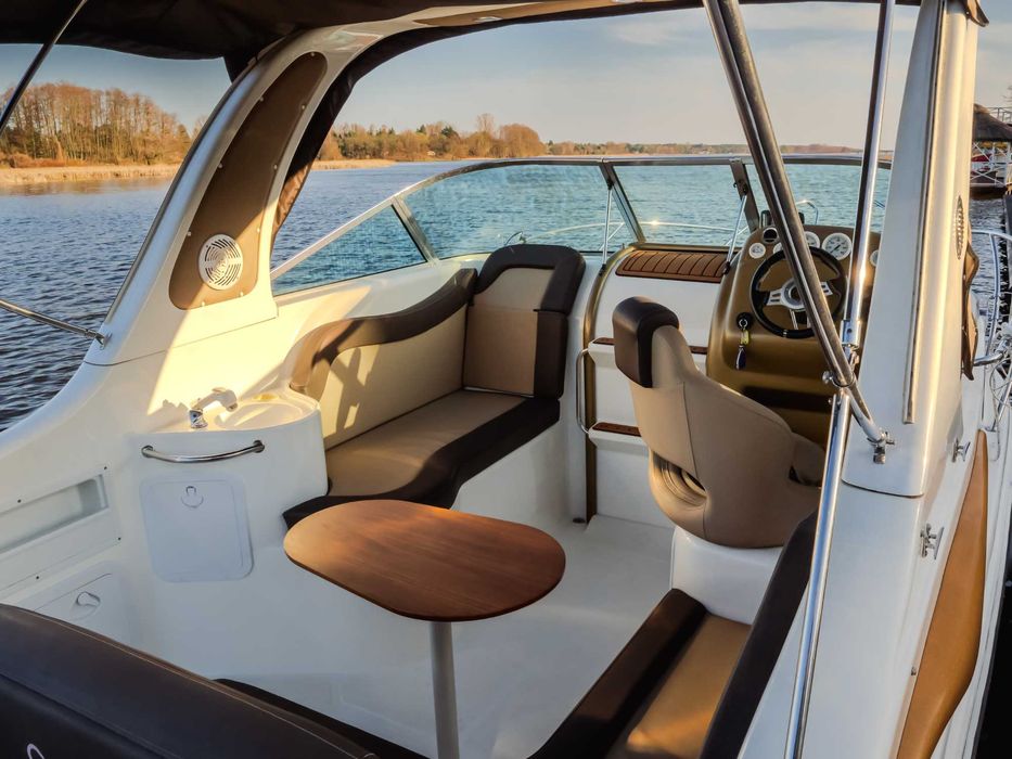 Coral Yacht 750, 220 KM, nowy pokład i tapicerki, wyposażenie PREMIUM!