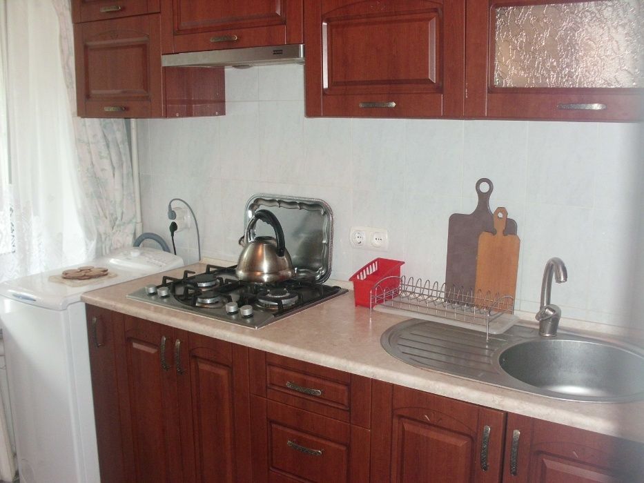 1-но кім. квартира вул.Івасюка 1. 2 поверх