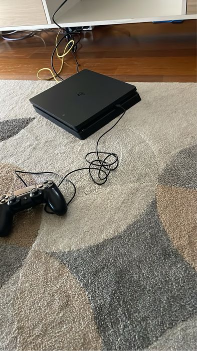 Ps4 500gb + comando original + fifa 19