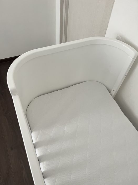 Ліжечко дитяче з маятником в комплекті