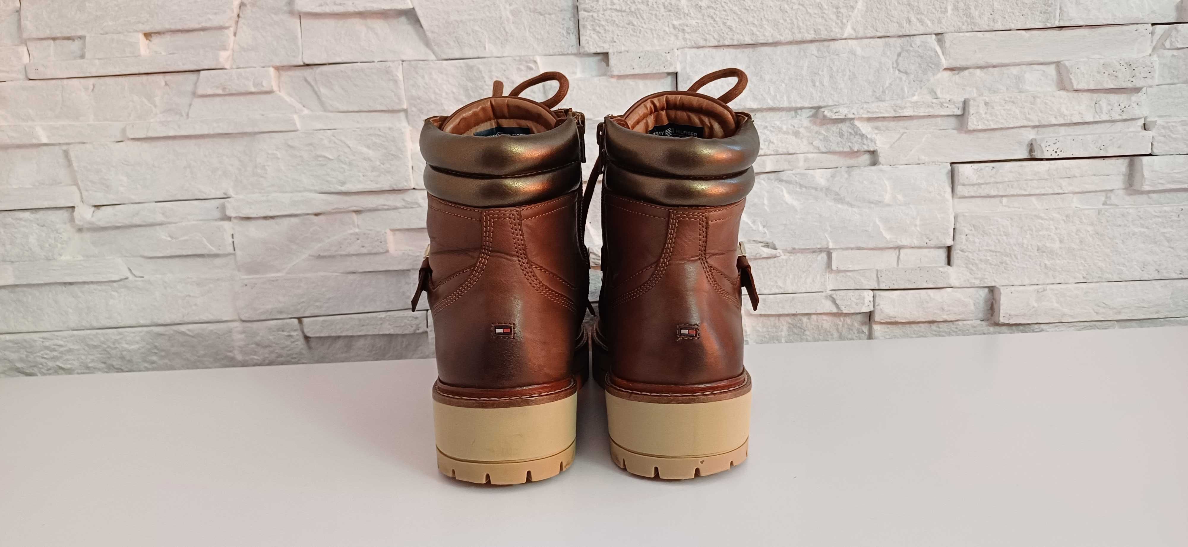 Buty TOMMY HILFIGER roz.36 wkł.23 cm.