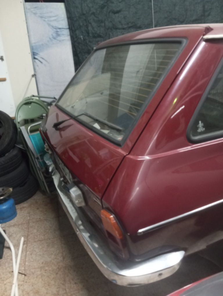 Renault 12 GTL 1983 usado a necessitar de mimos