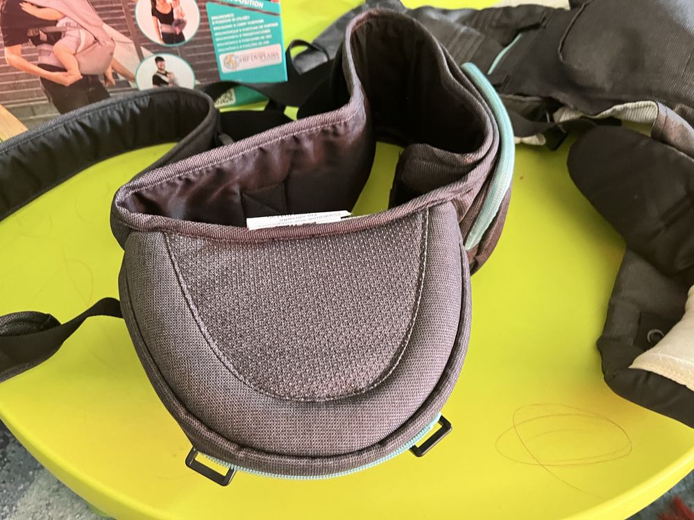 Chicco hip seat carrier