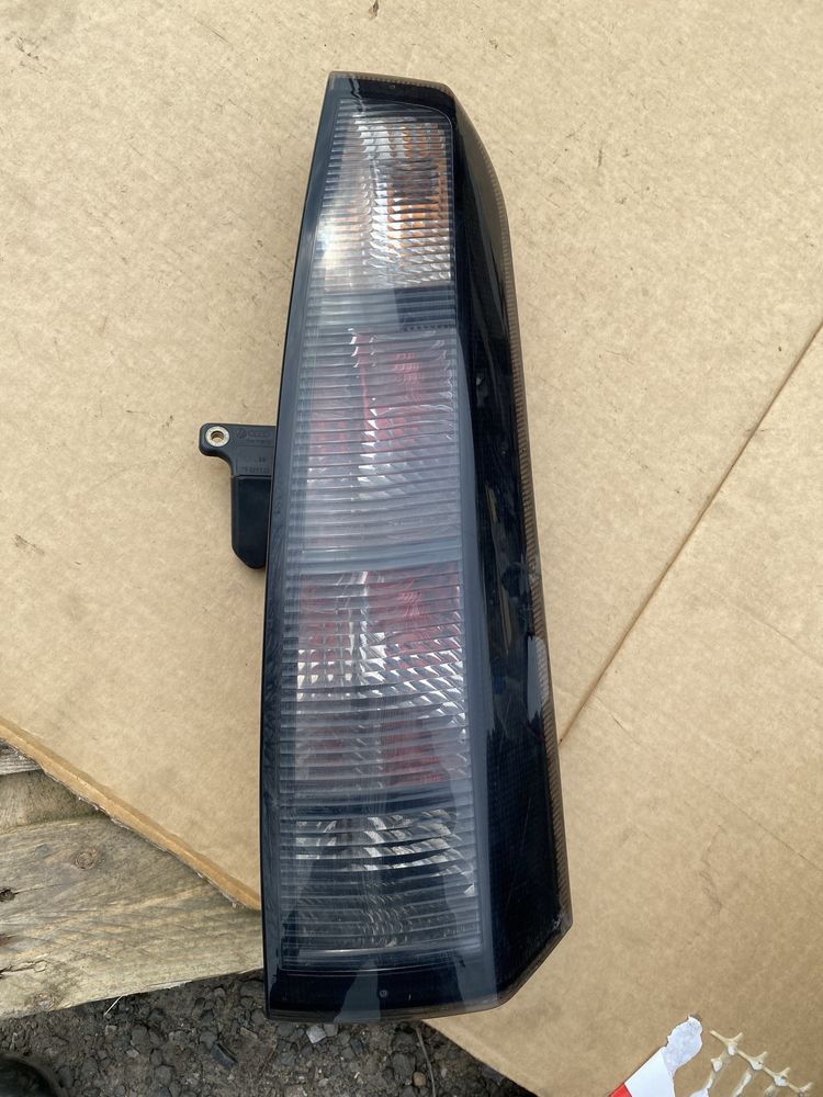 Opel Meriva A lift lampa prawa prawy tyl tylna