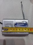 Rádio a pilhas (2AA) Novo.