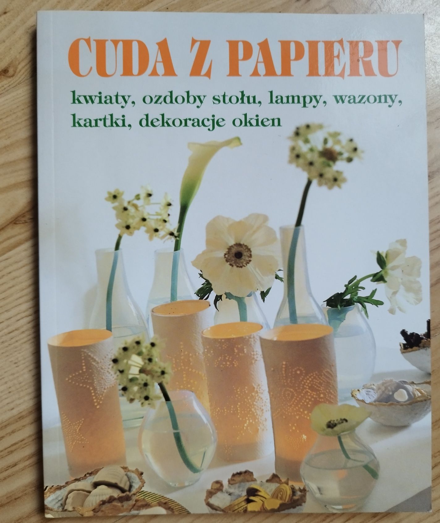 Cuda z papieru książka