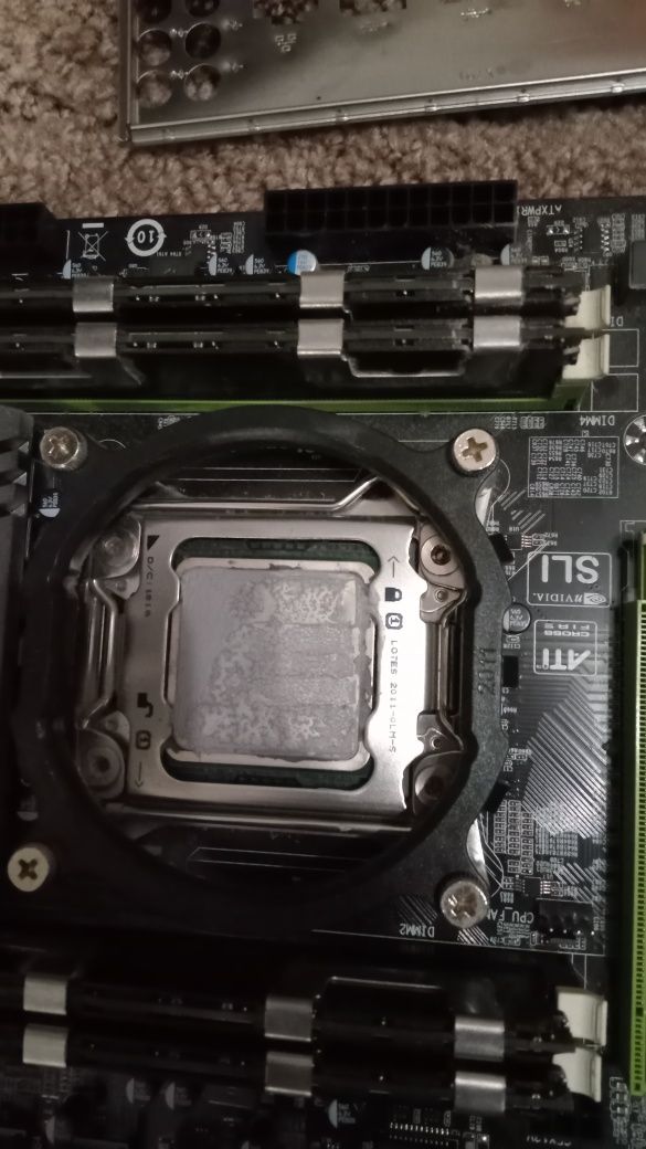 Комплект 2011 X79/Xeon E5 1620 4 ядра 8 потоків 3.7ghz/16gb ddr3