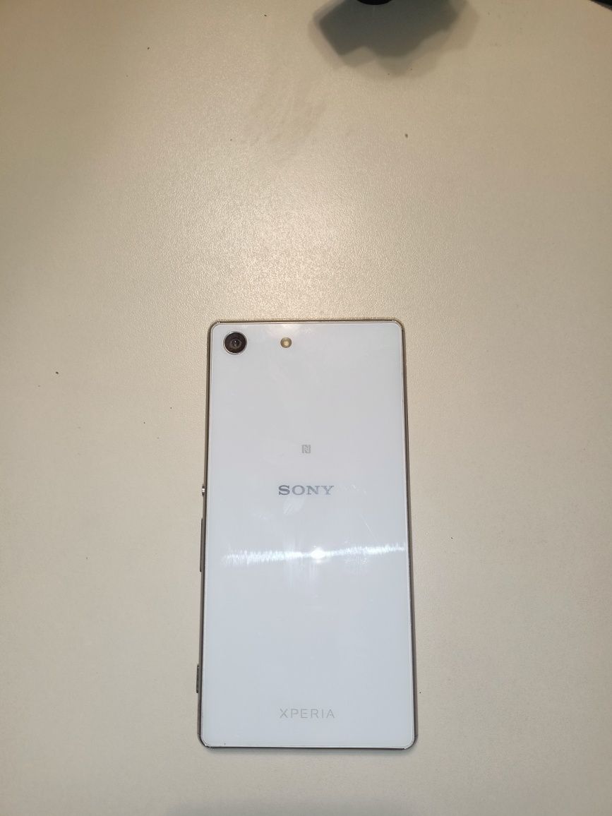 Продам Sony Xperia M5 Dual E5633 White