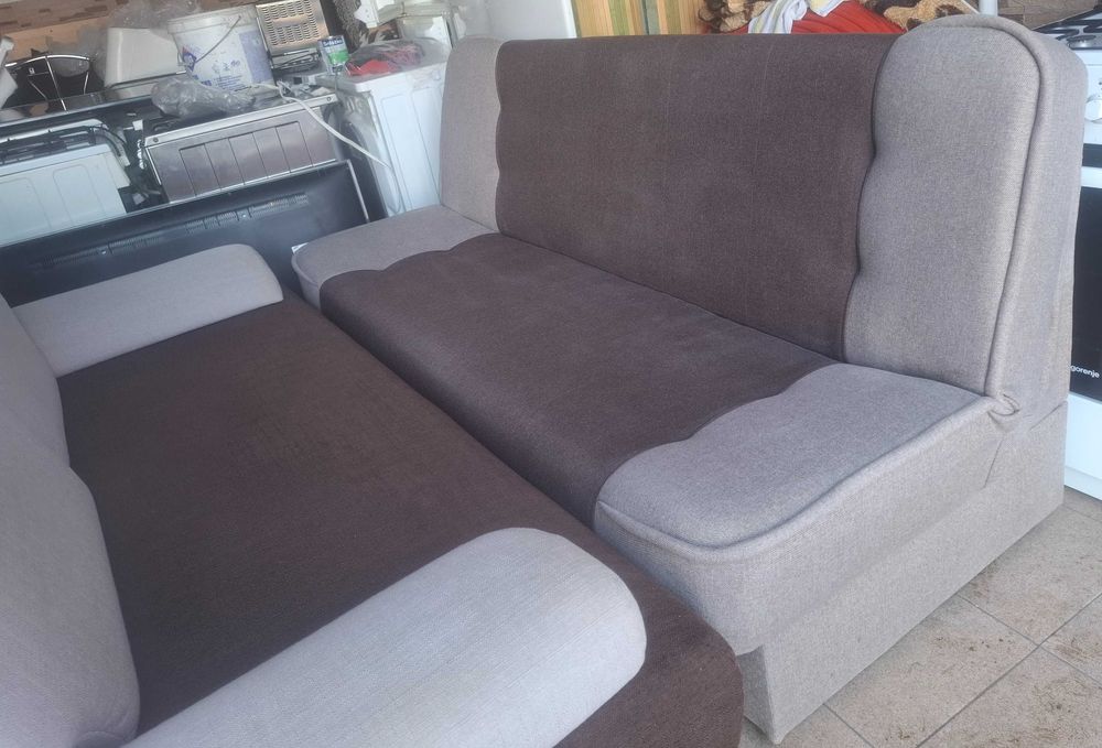 kanapa wysuwana do przodu na automacie