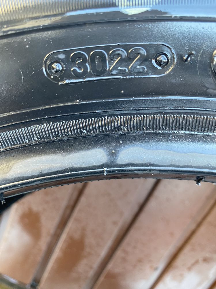 Opony zimowe Triangle 215/60R17C  2022r