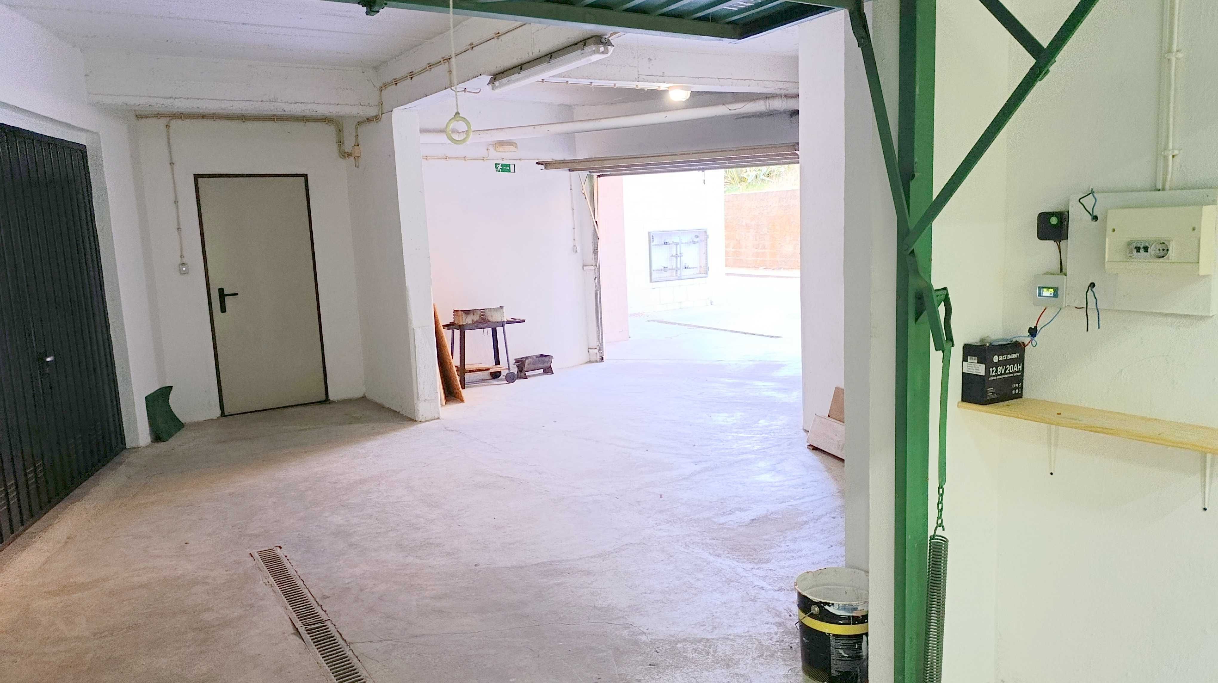 Garagem BOX 20 m2 com luz e água