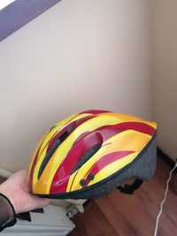 kask rowerowy lub na rolki