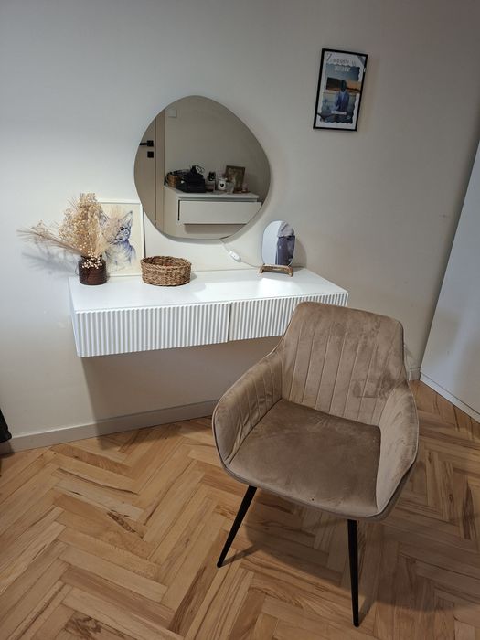 Toaletka / komoda + lustro led + fotel