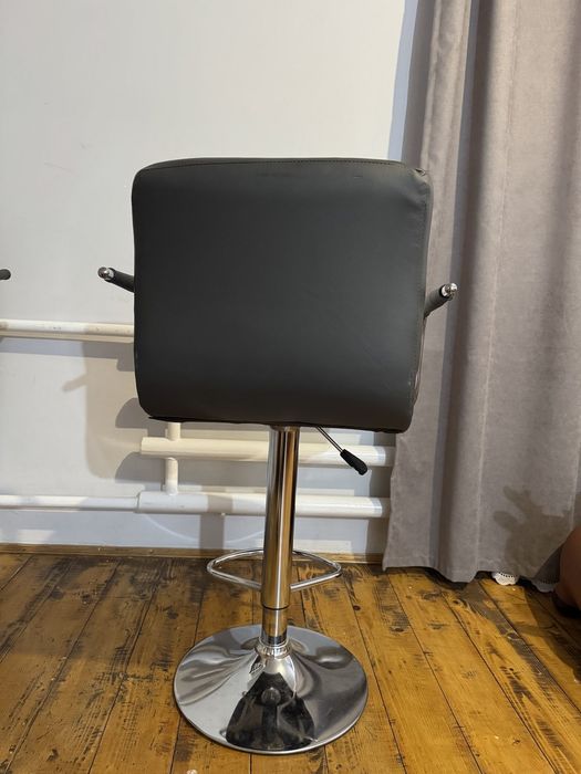 Крісла в ідеальному стані