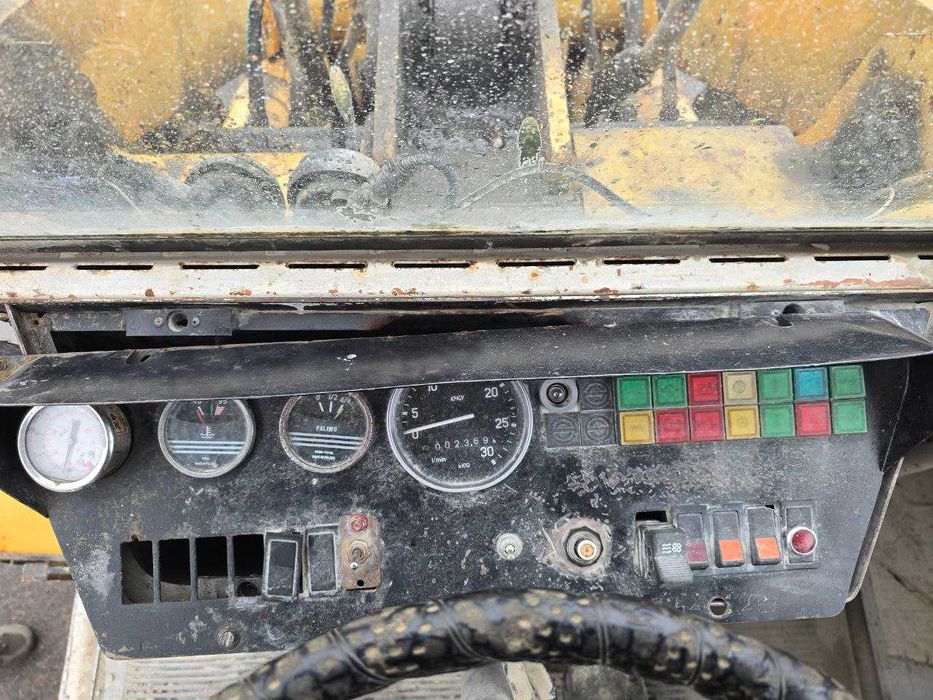 Фронтальний навантажувач LIEBHERR L521