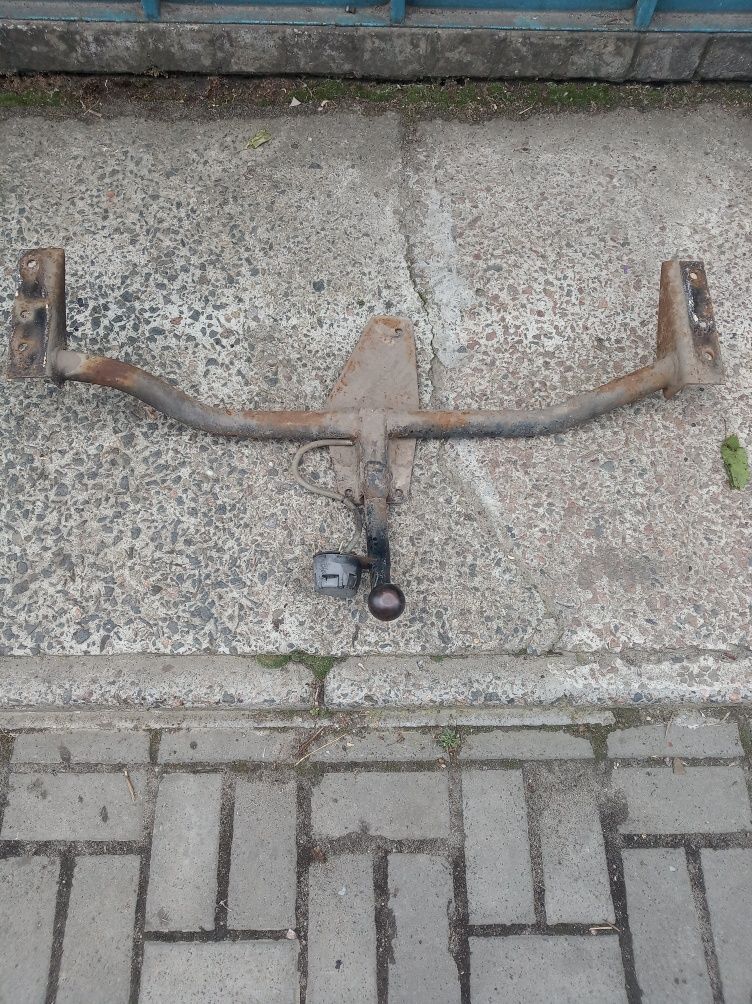 Фаркоп на Daewoo Lanos.