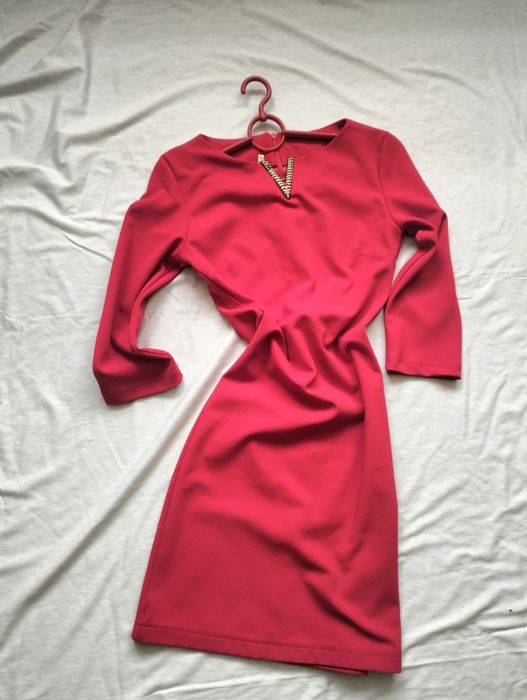 Жіноча червона сукня