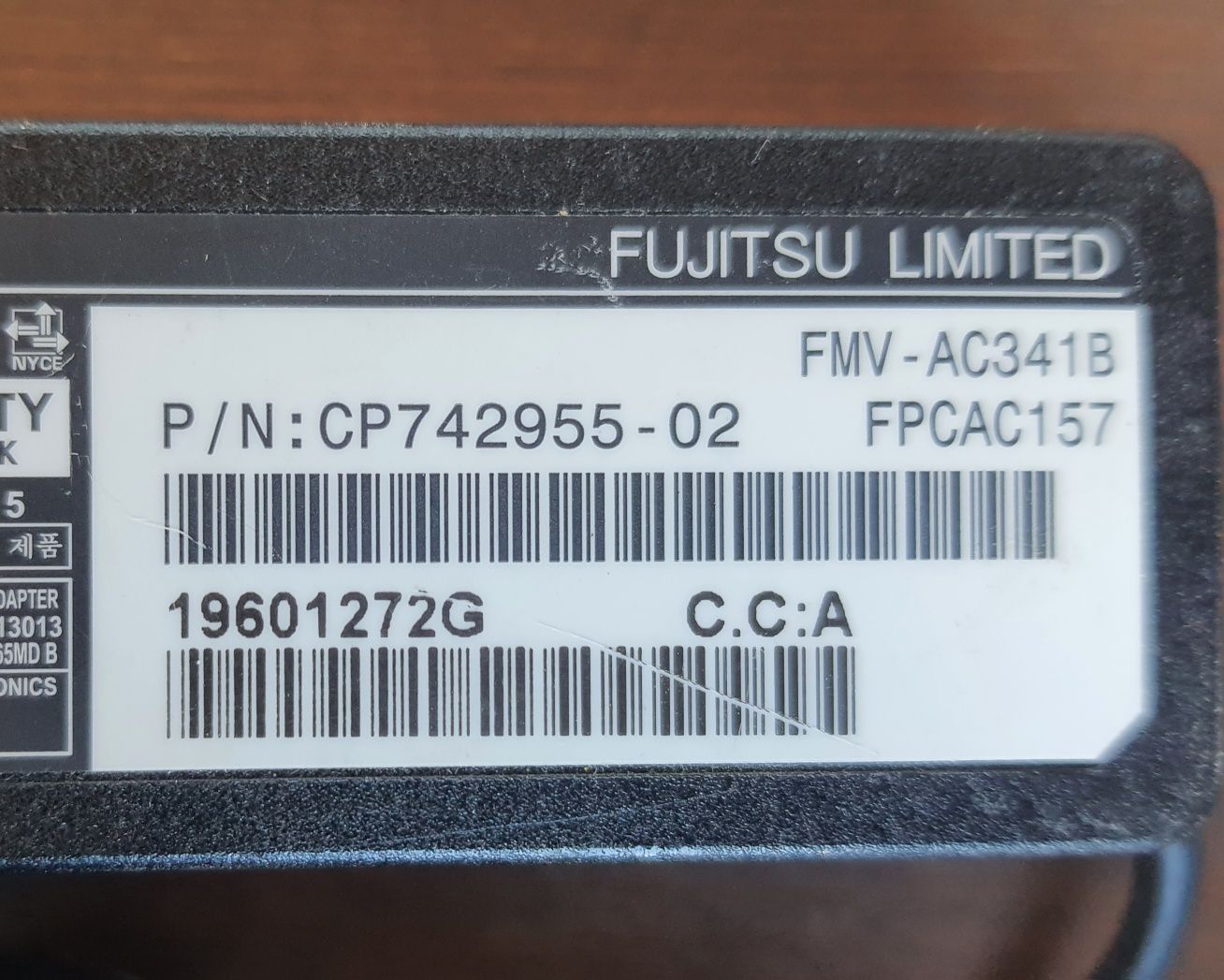 Блок живлення, зарядне Fujitsu (Asus, Toshiba) 19V 3.42A 65W 5.5×2.5