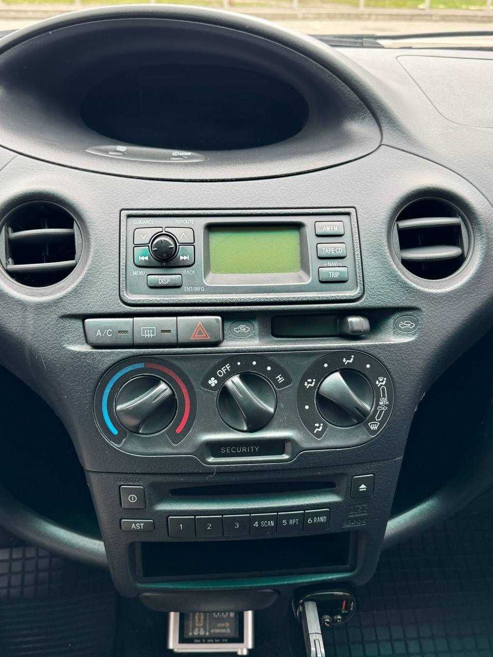 Toyota Yaris 2004